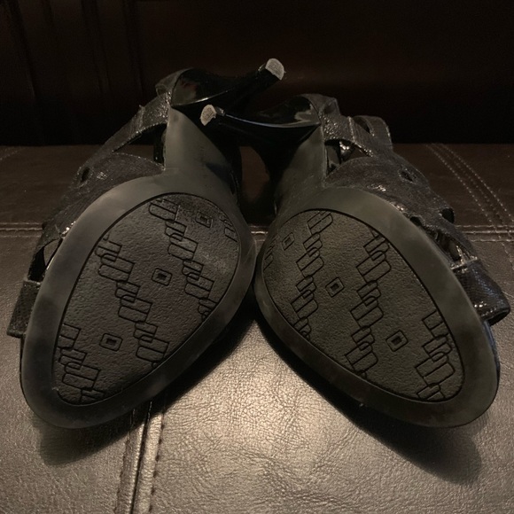 Black Sandals - Picture 2 of 4